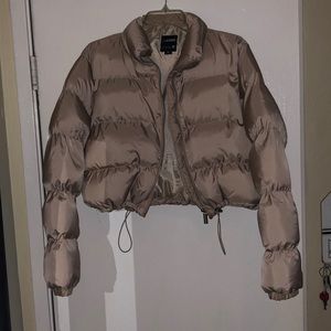 Crop puffer jacket tan size Meduim